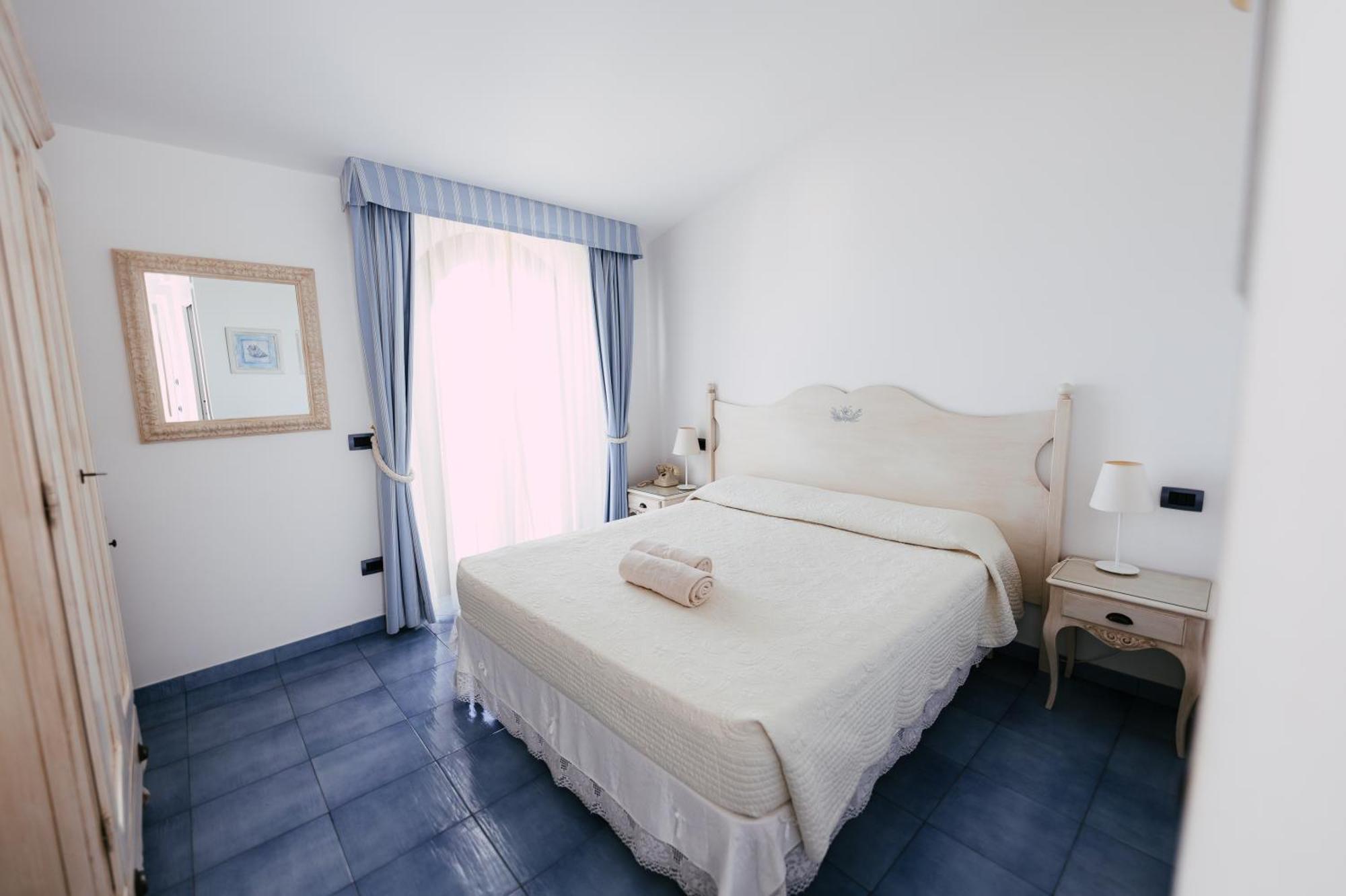 ואסטו Baia Delphis Resort מראה חיצוני תמונה