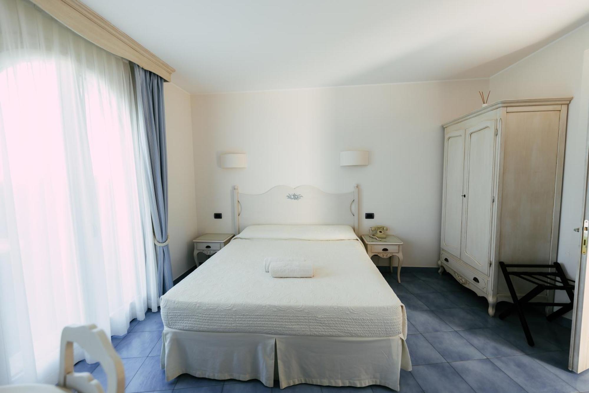 ואסטו Baia Delphis Resort מראה חיצוני תמונה